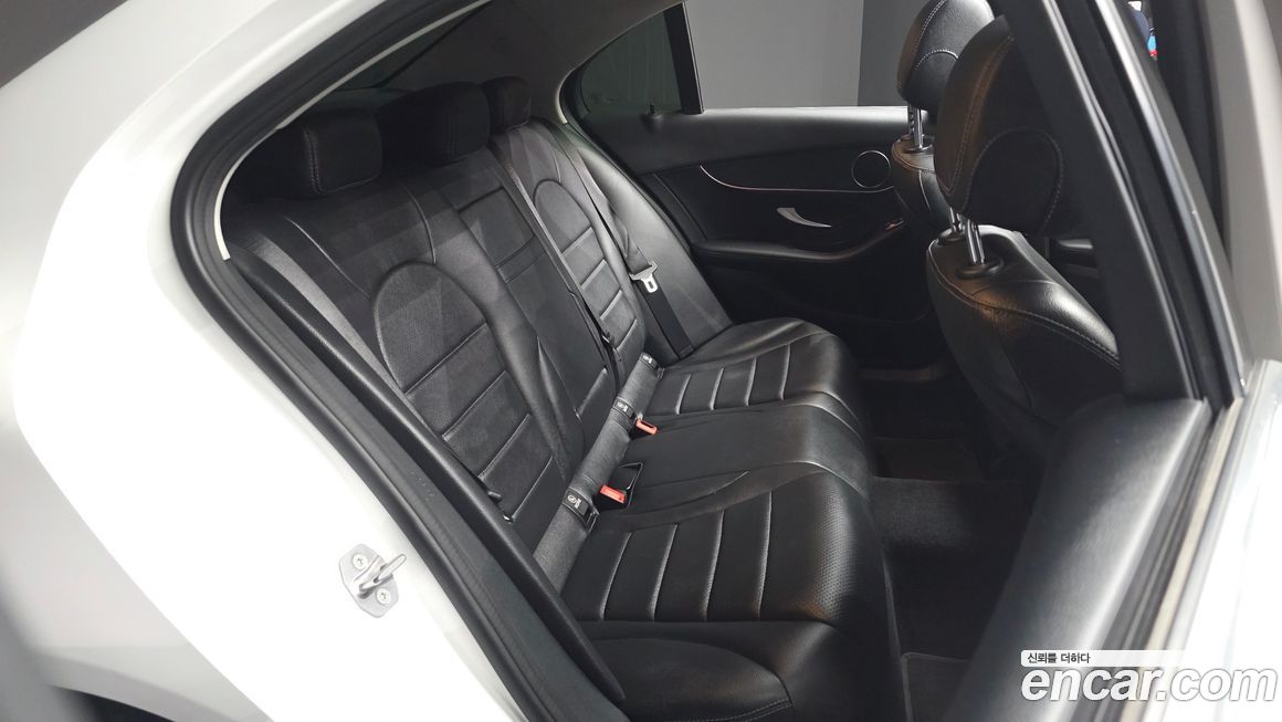 Mercedes-Benz C-Class 2021