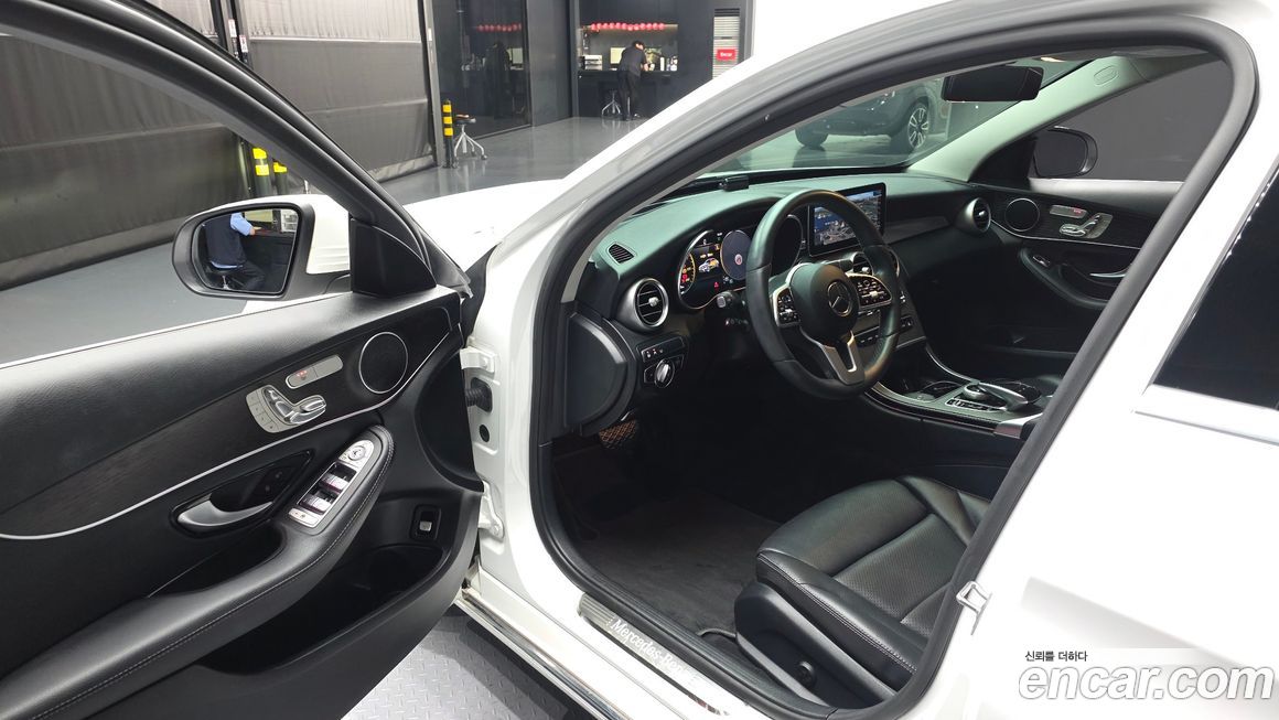 Mercedes-Benz C-Class 2021