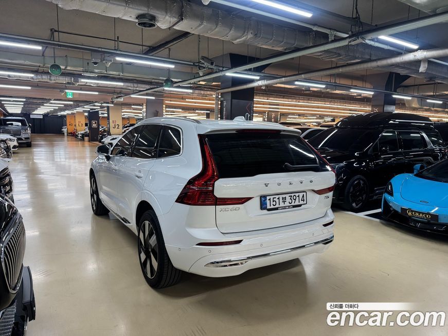 Volvo XC60 2025