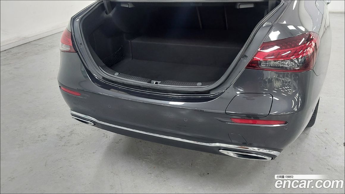 Mercedes-Benz E-Class 2023