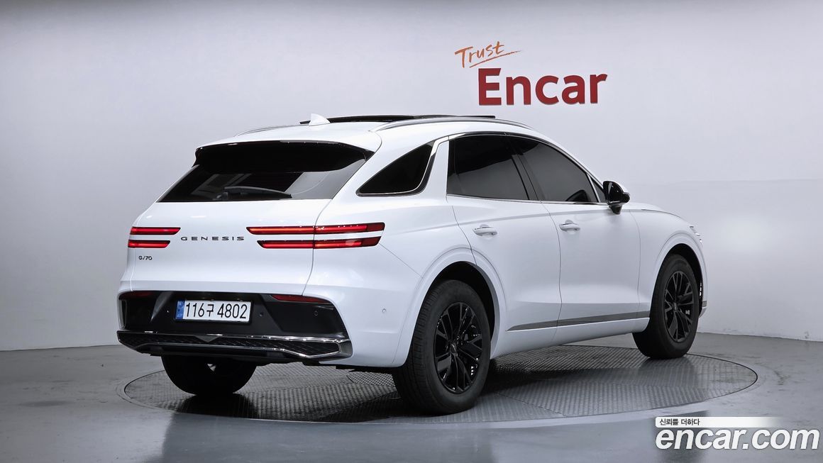 Genesis GV70 2025