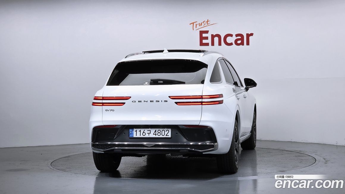 Genesis GV70 2025