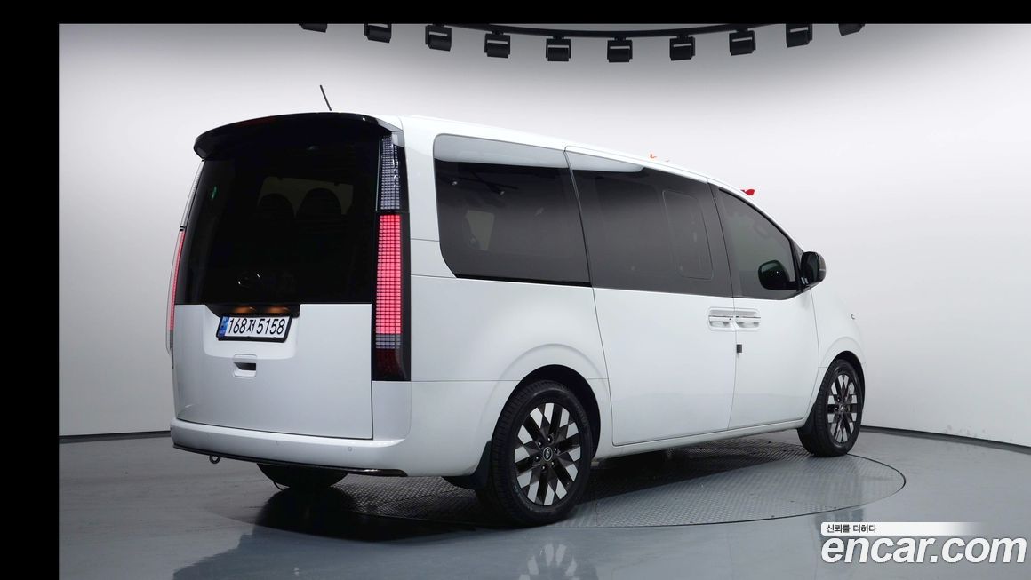 Hyundai Staria 2022