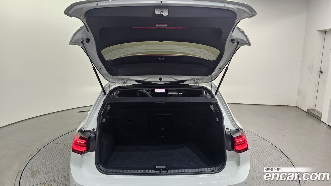 Volkswagen Golf 2023