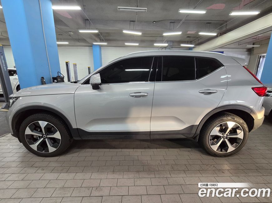 Volvo XC40 2024