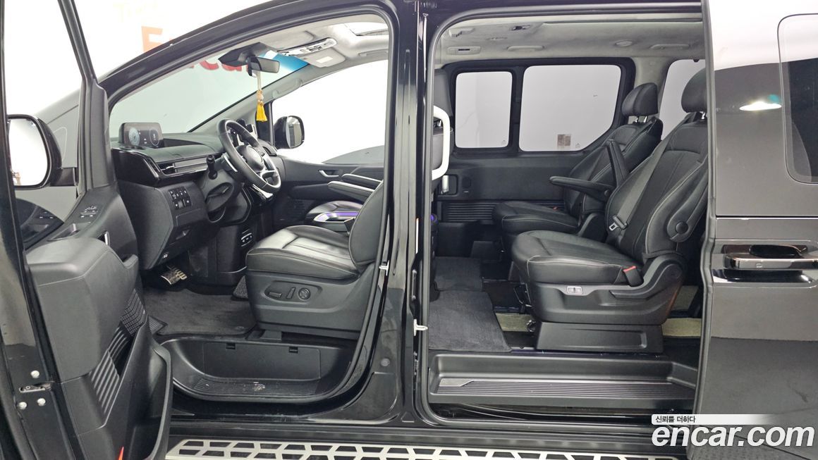 Hyundai Staria 2025