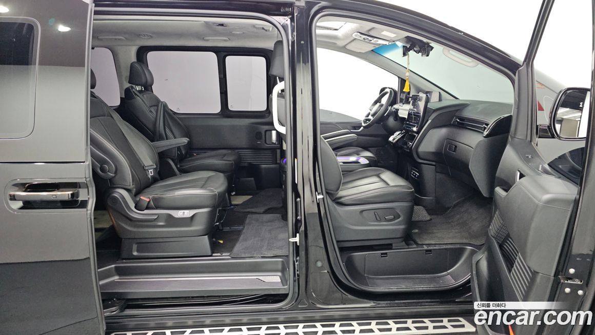 Hyundai Staria 2025