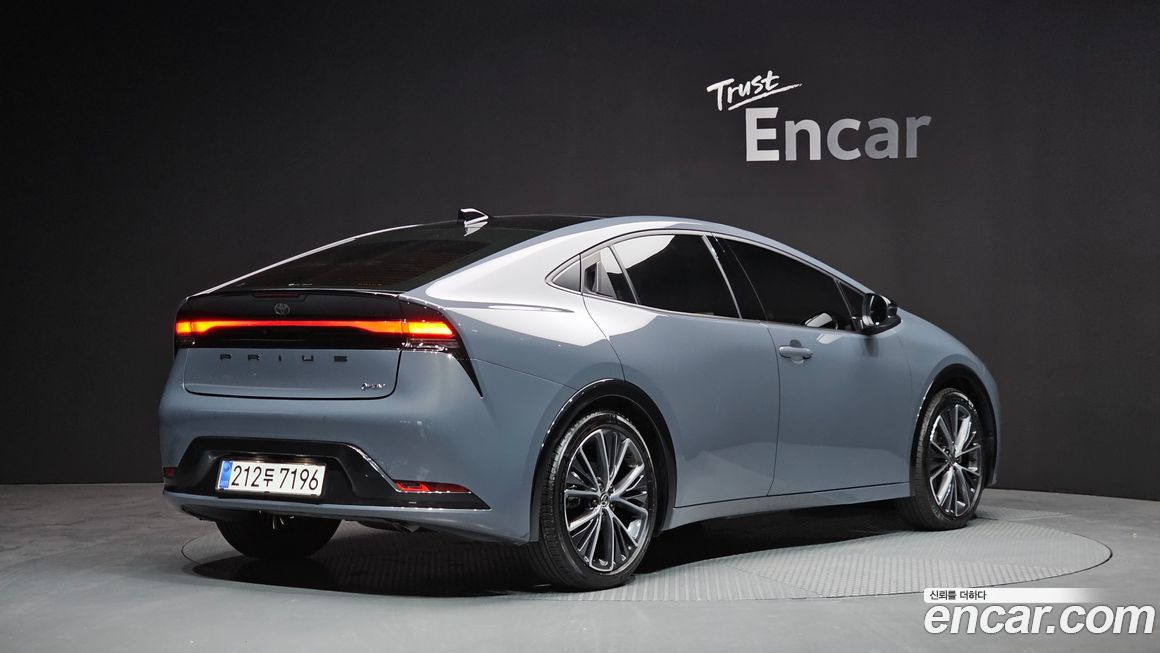 Toyota Prius 2025