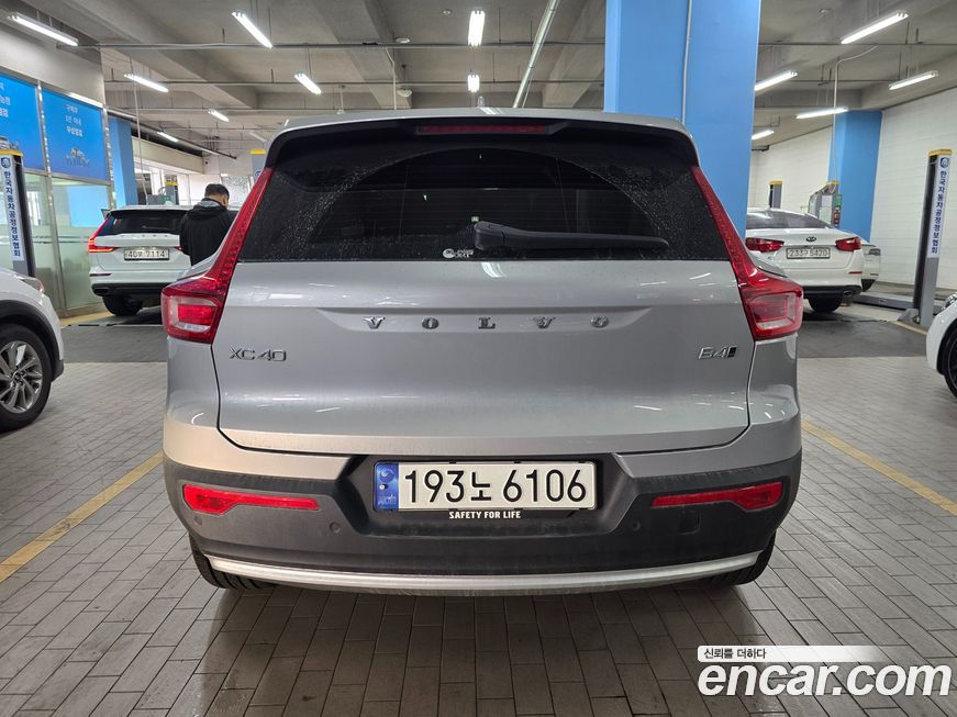 Volvo XC40 2024