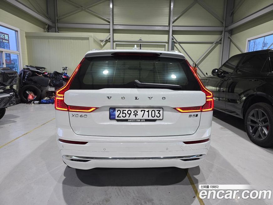 Volvo XC60 2025
