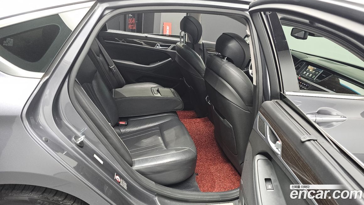 Hyundai Genesis 2015