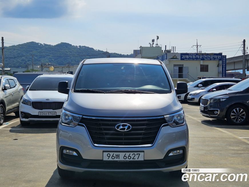Hyundai Starex 2018