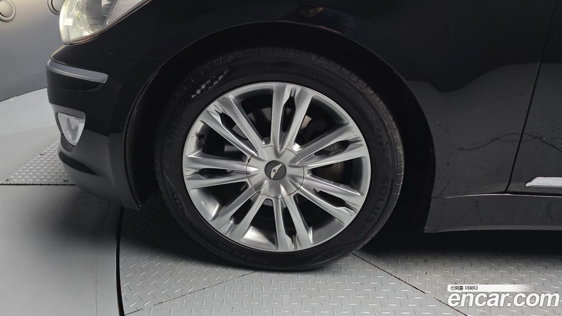 Hyundai Genesis 2012