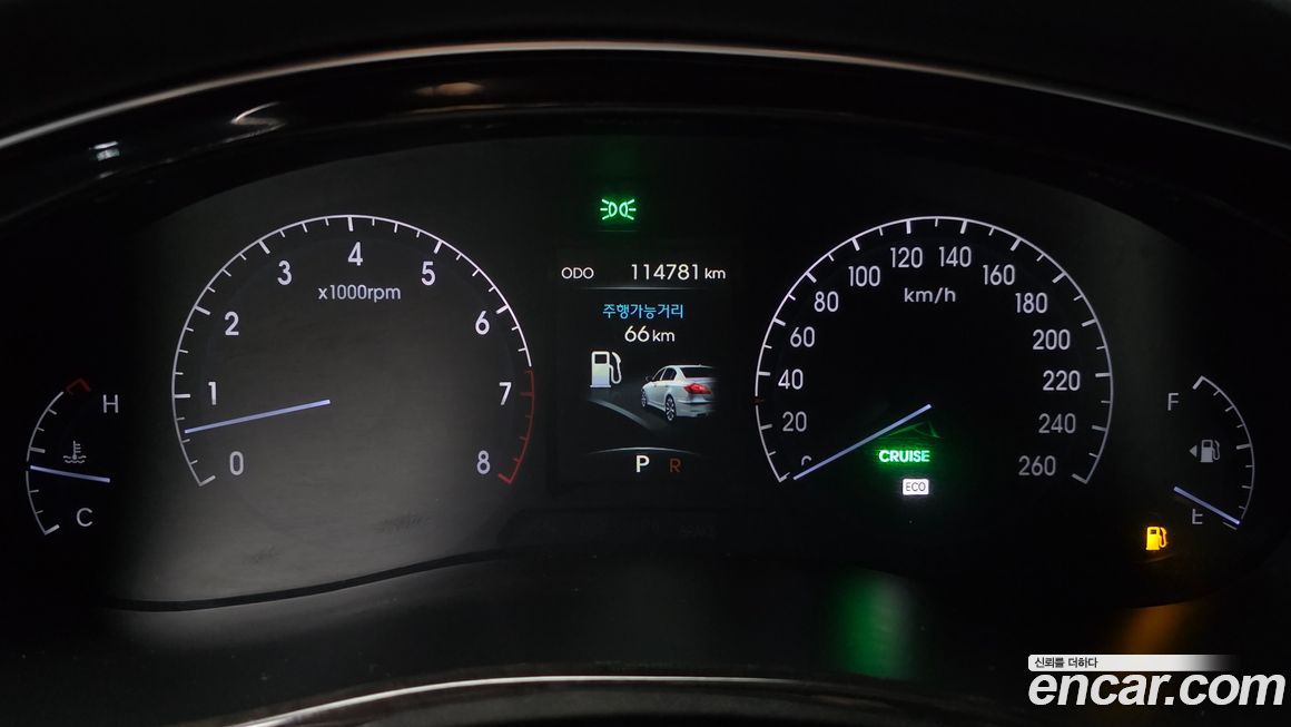 Hyundai Genesis 2012