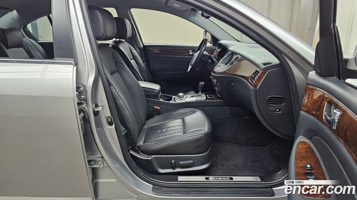 Hyundai Genesis 2009