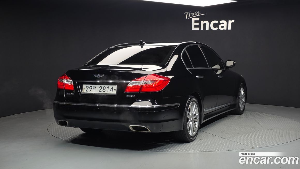 Hyundai Genesis 2012