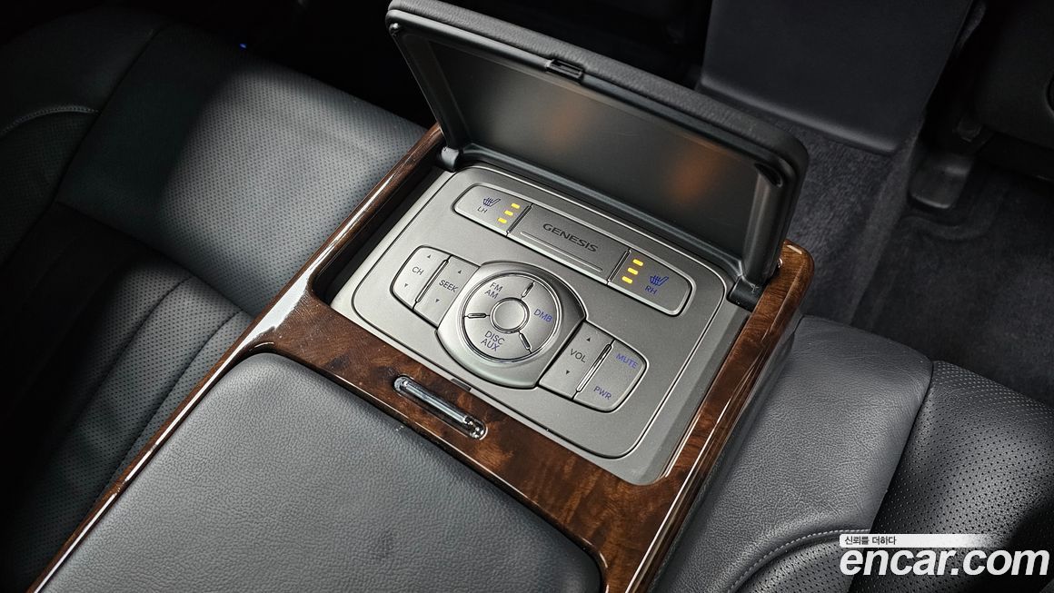 Hyundai Genesis 2009