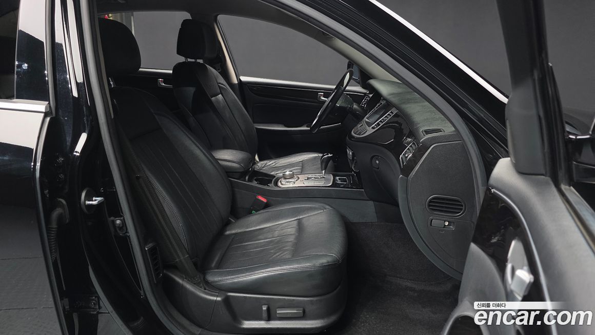 Hyundai Genesis 2012