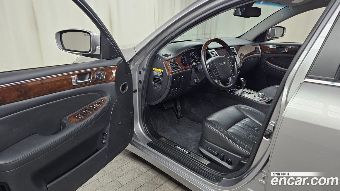 Hyundai Genesis 2009