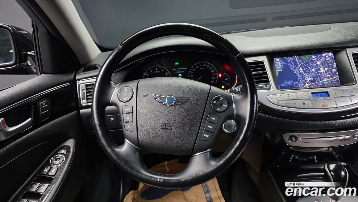 Hyundai Genesis 2012