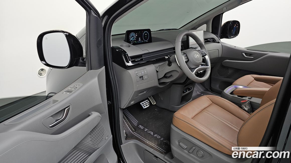 Hyundai Staria 2025