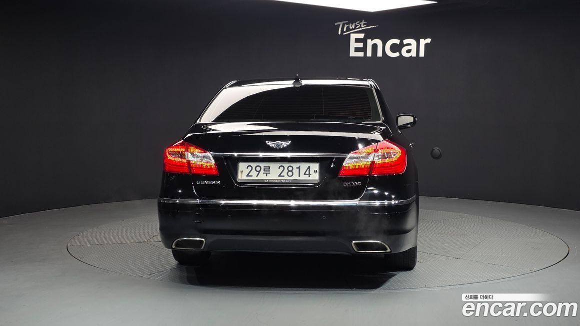 Hyundai Genesis 2012