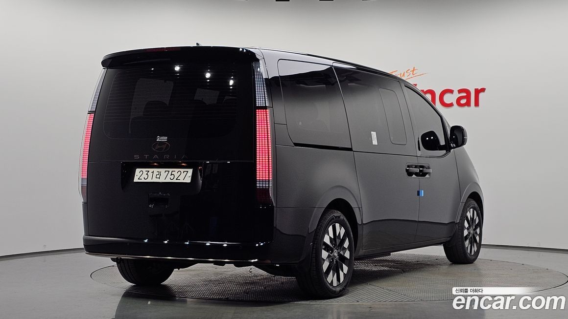 Hyundai Staria 2025