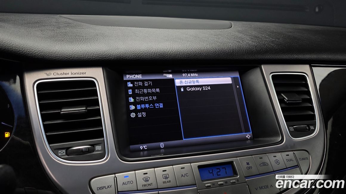 Hyundai Genesis 2012