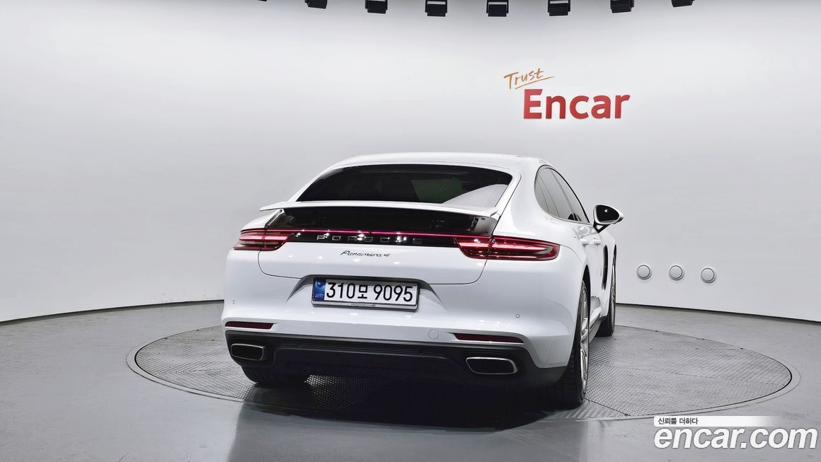 Porsche Panamera 2020