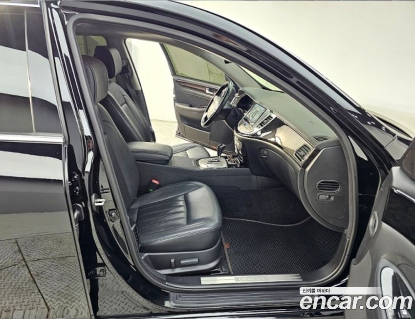 Hyundai Genesis 2013