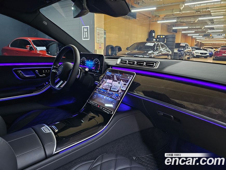 Mercedes-Benz S-Class 2024