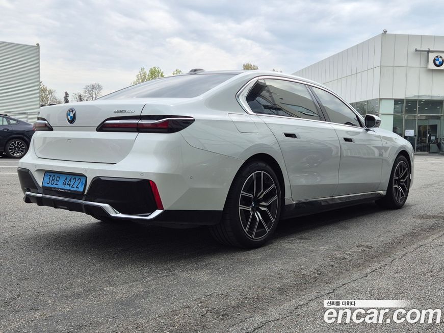 BMW i7 2024