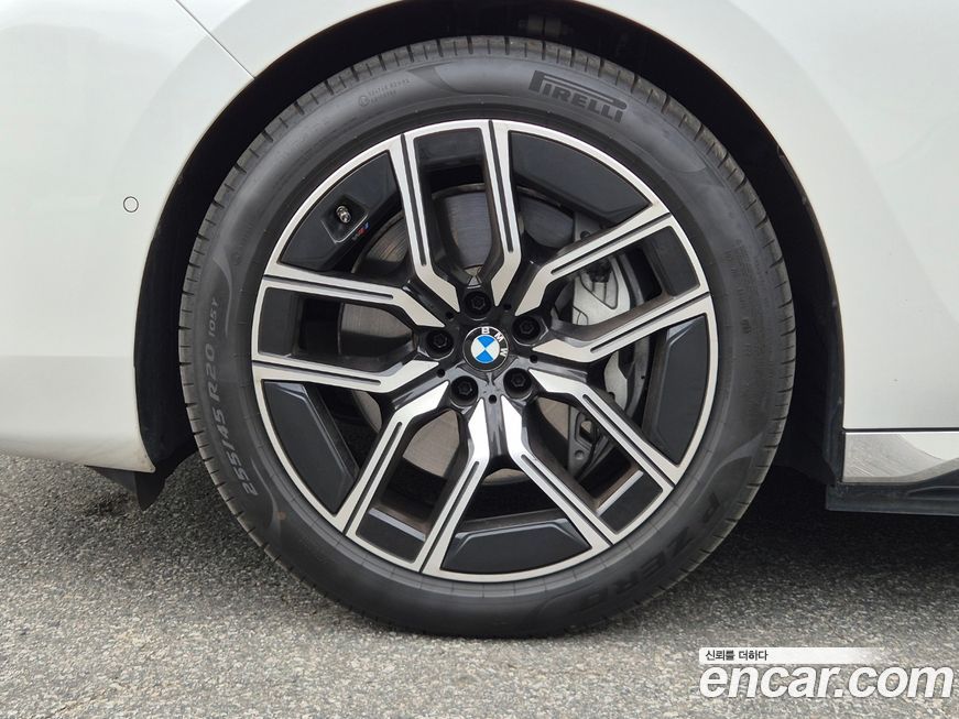 BMW i7 2024