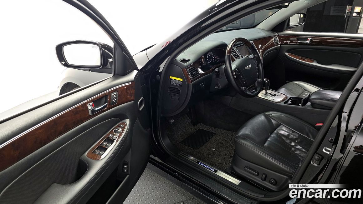 Hyundai Genesis 2010