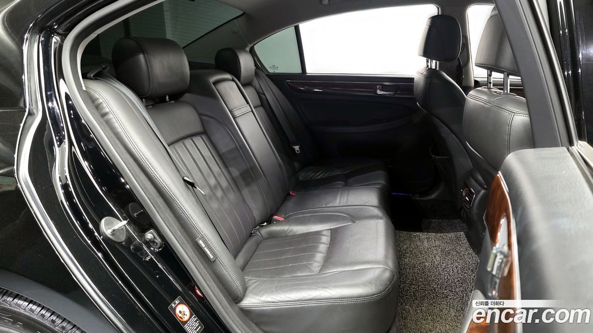 Hyundai Genesis 2010