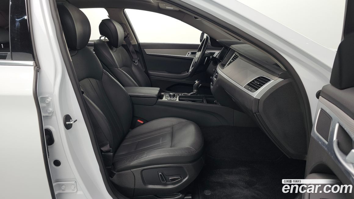 Hyundai Genesis 2015