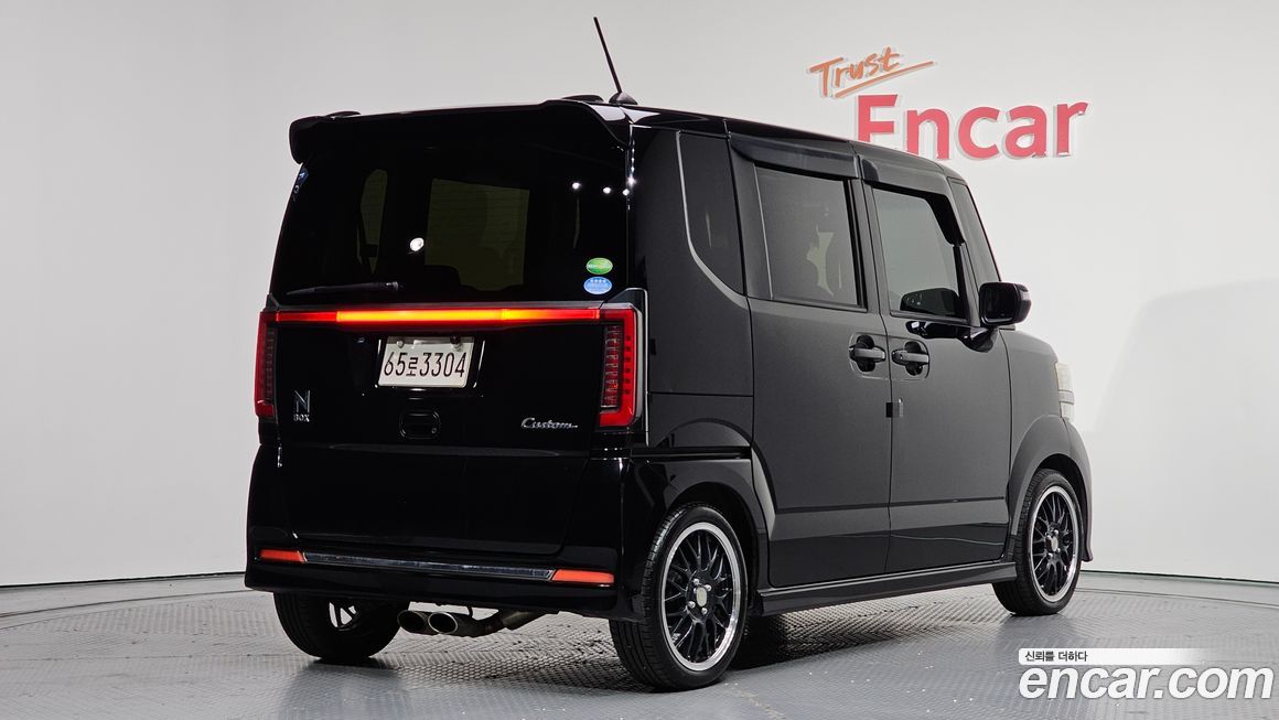 Honda N-BOX 2017