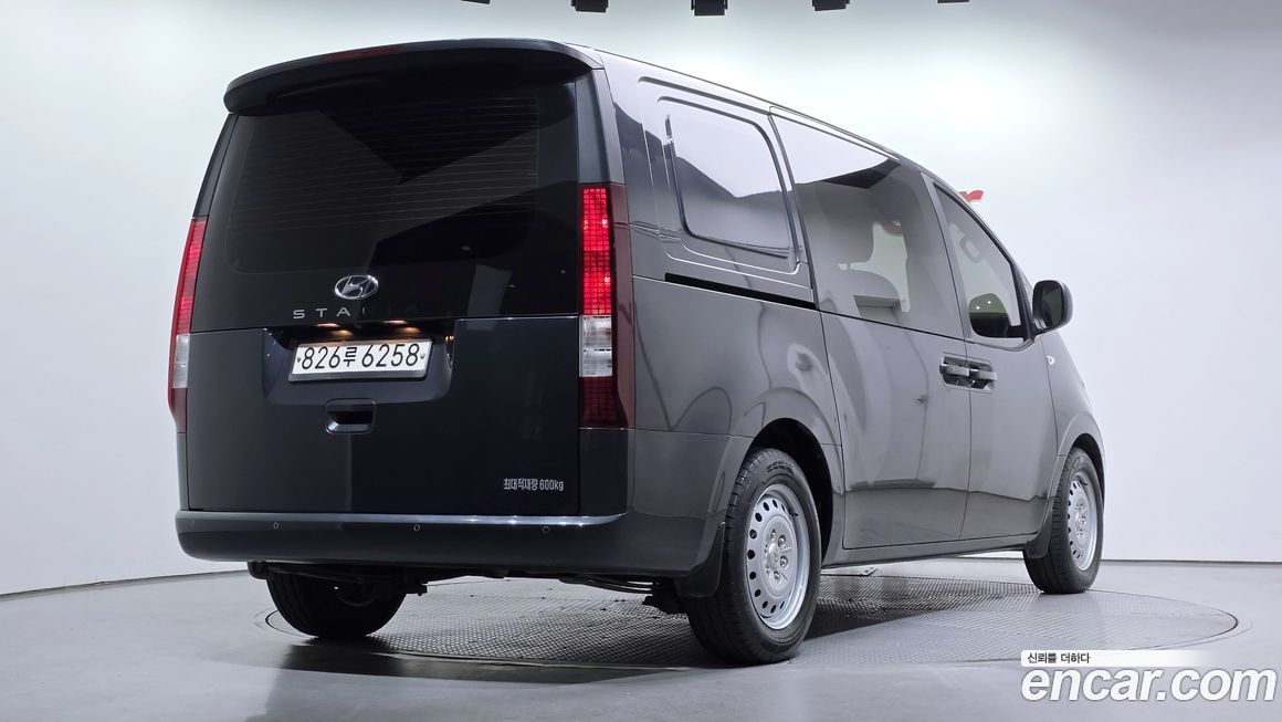Hyundai Staria 2022