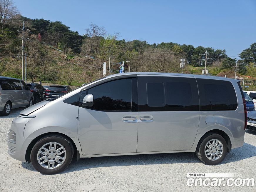 Hyundai Staria 2023