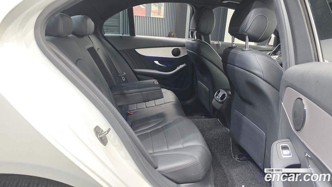 Mercedes-Benz C-Class 2020