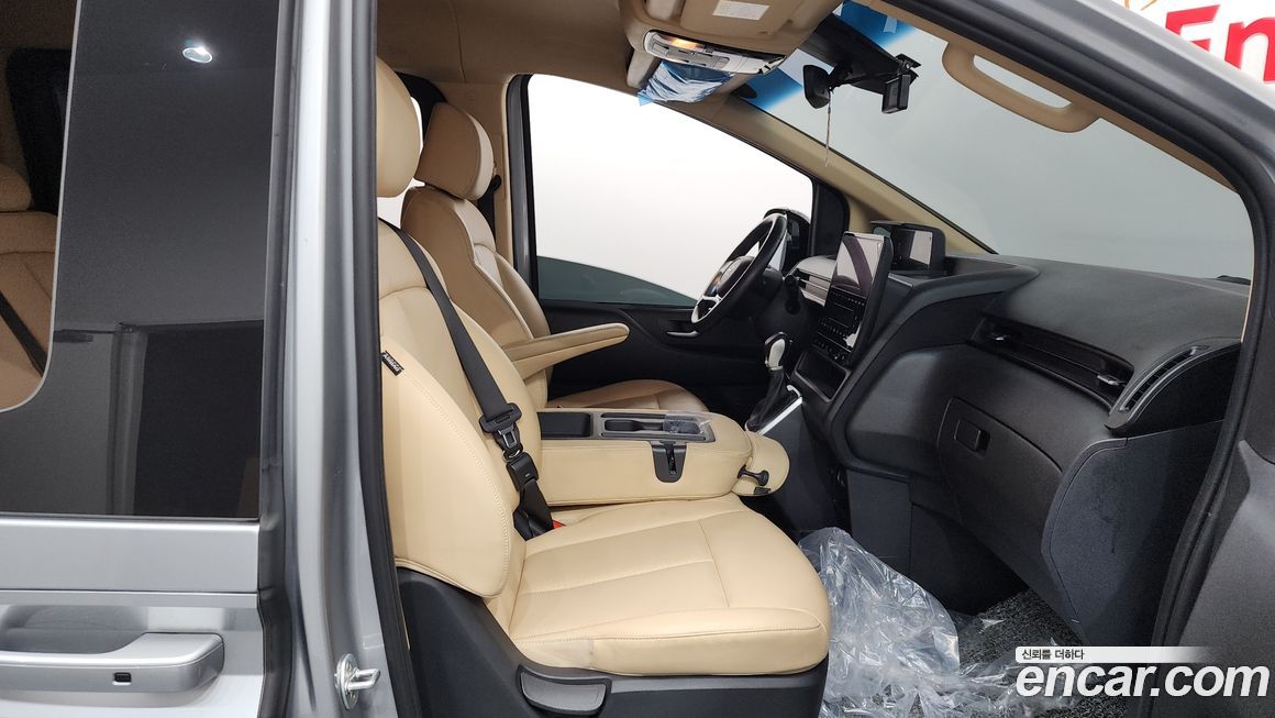 Hyundai Staria 2022