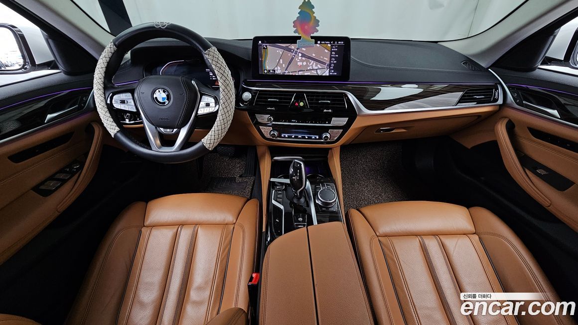 BMW 5-Series 2021