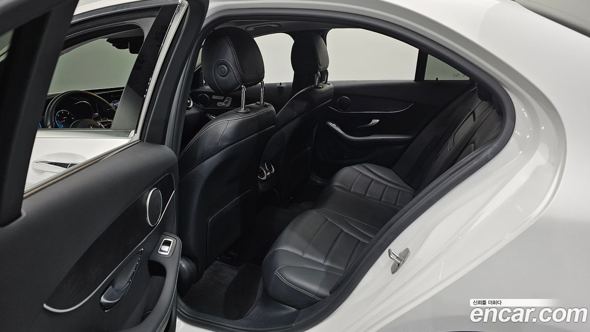 Mercedes-Benz C-Class 2021