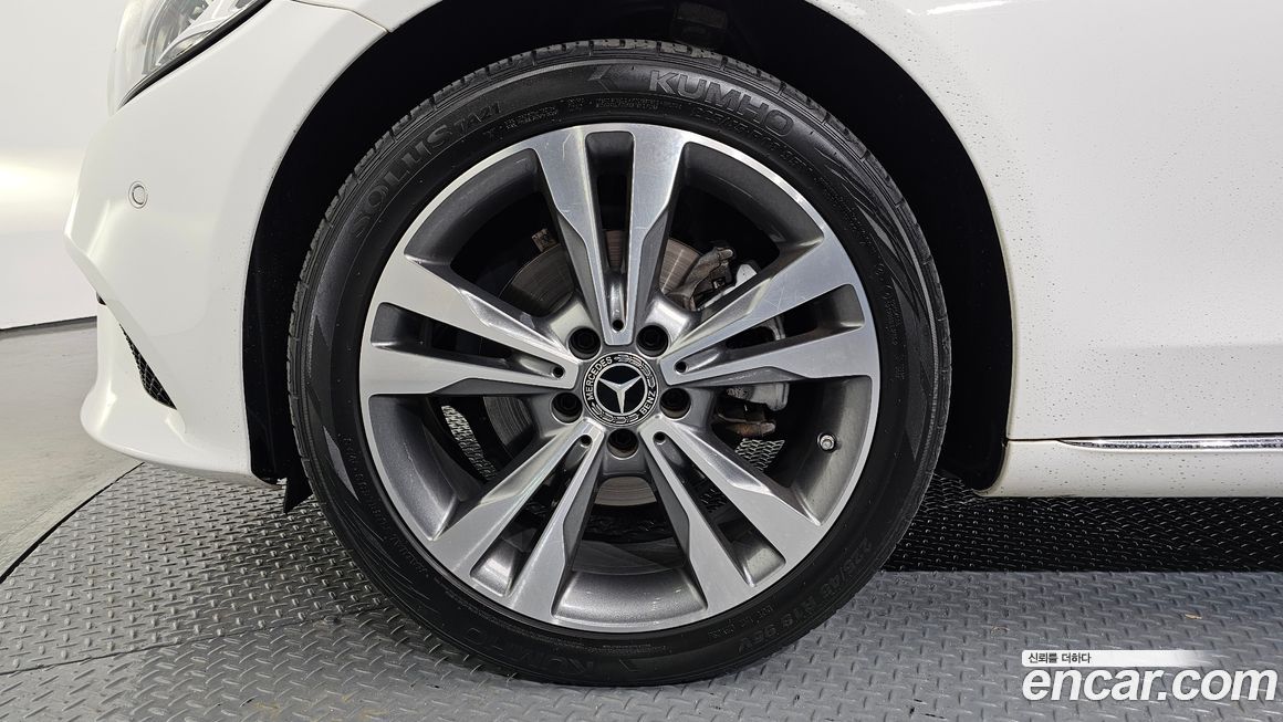 Mercedes-Benz C-Class 2021