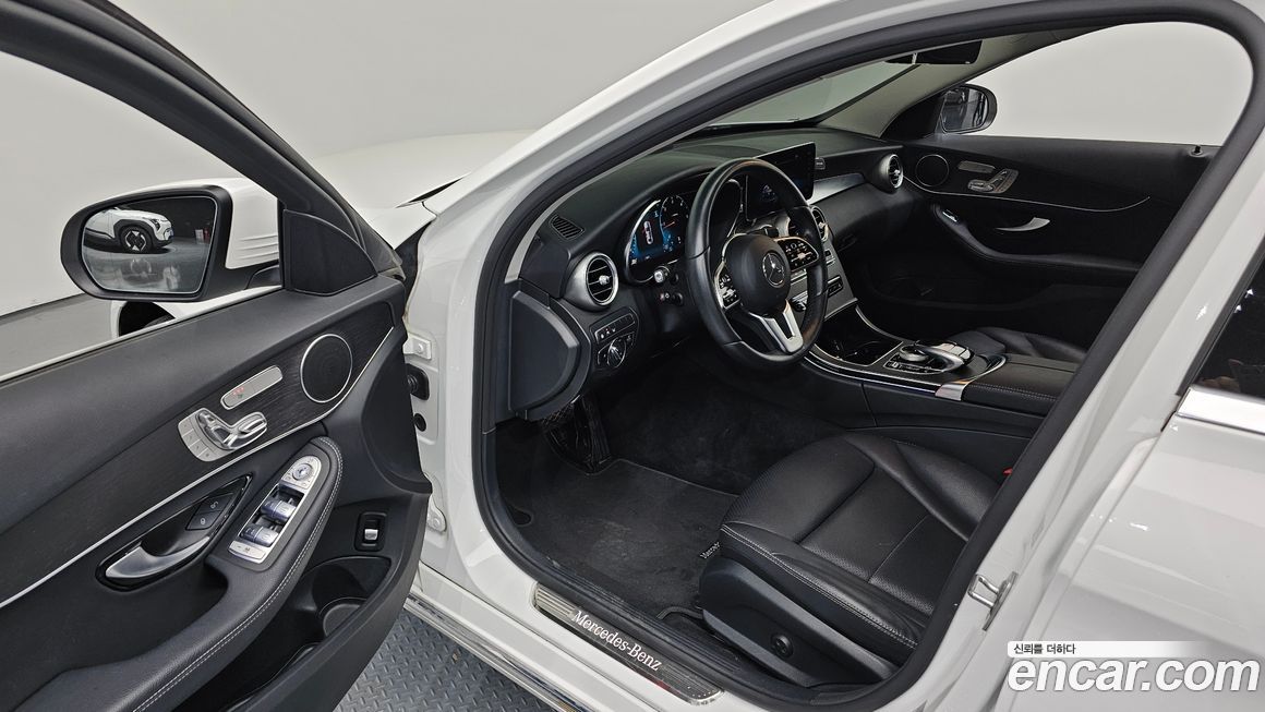 Mercedes-Benz C-Class 2021