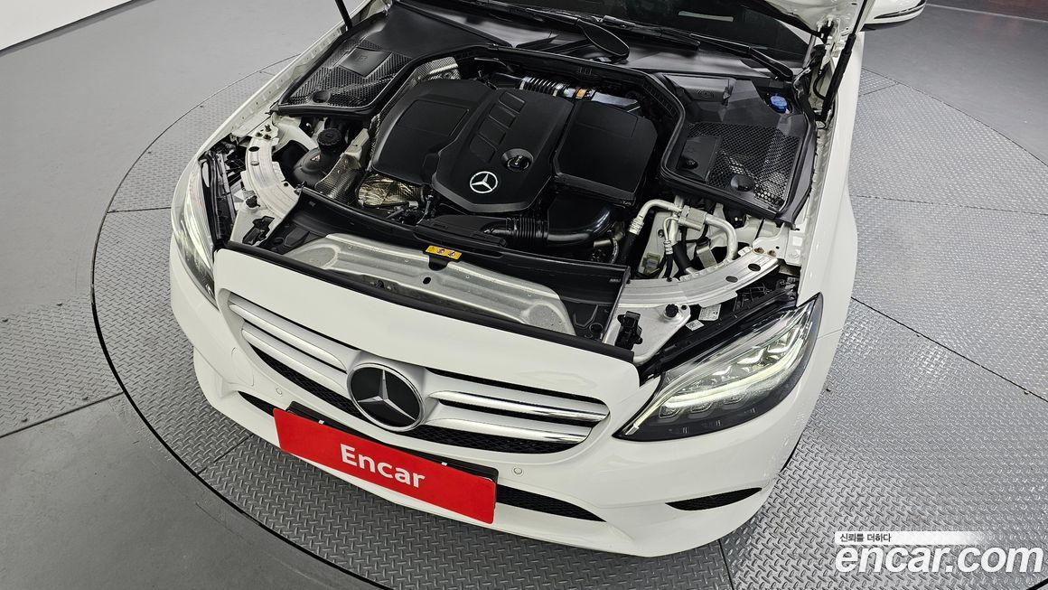 Mercedes-Benz C-Class 2021