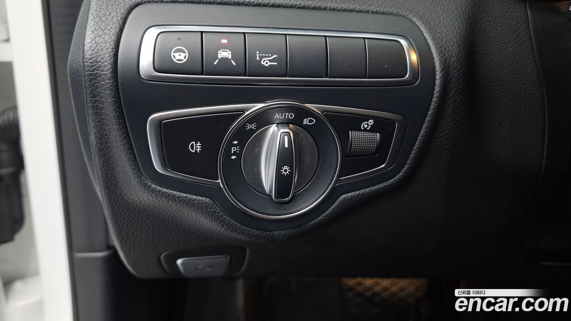 Mercedes-Benz C-Class 2021