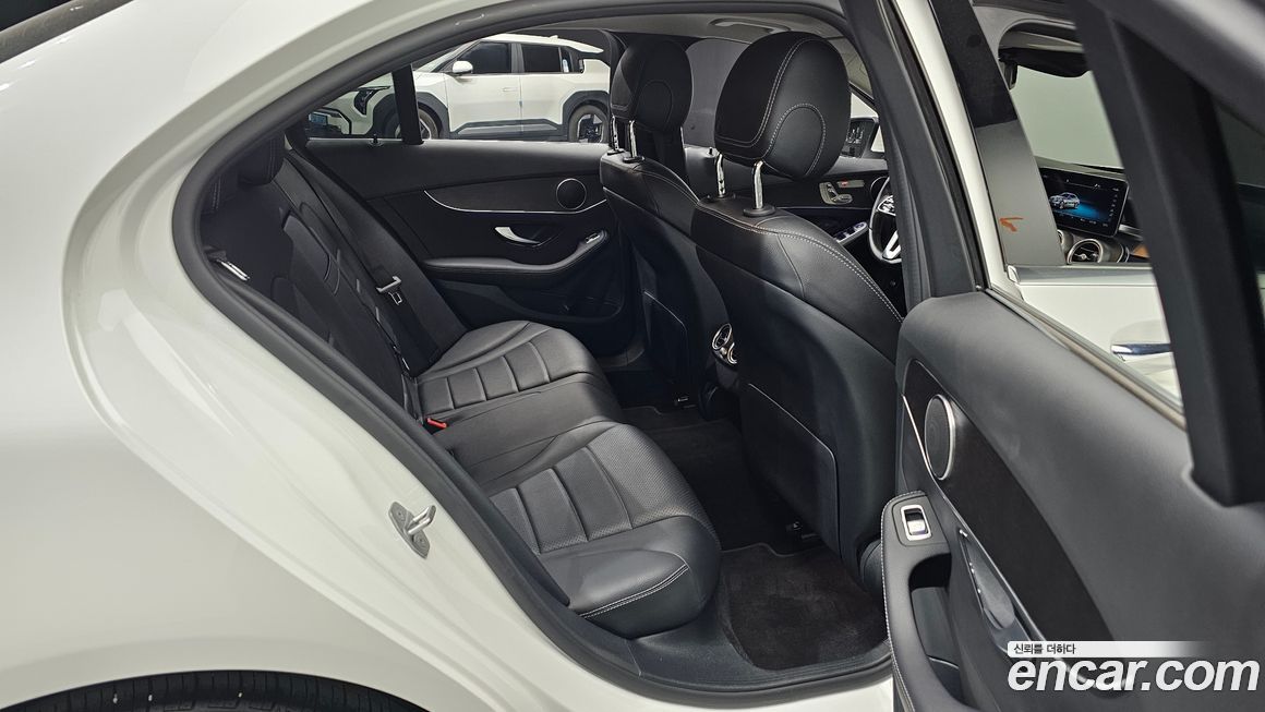 Mercedes-Benz C-Class 2021