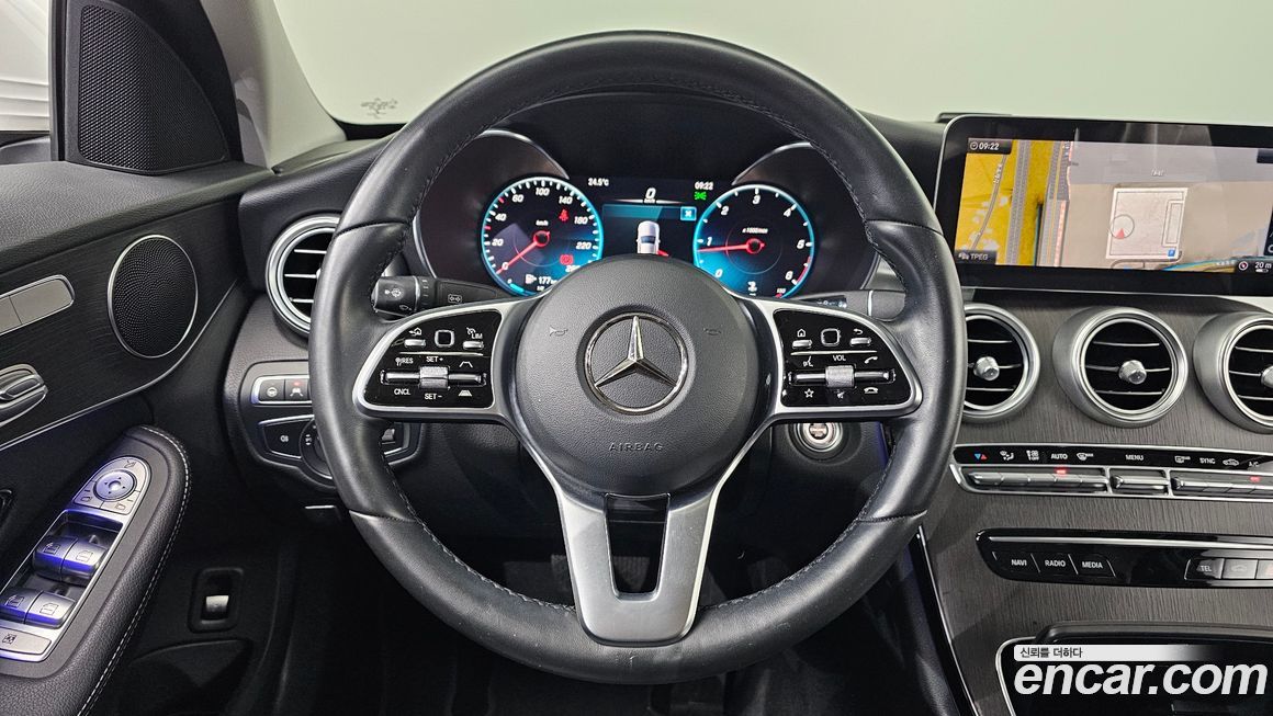 Mercedes-Benz C-Class 2021