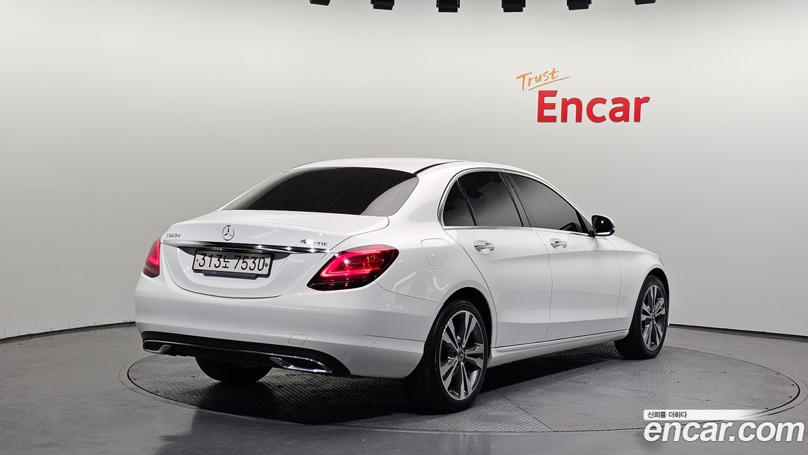 Mercedes-Benz C-Class 2021